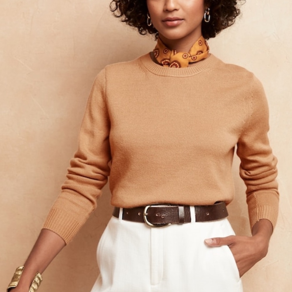 Banana Republic crew neck sweater size S NWOT